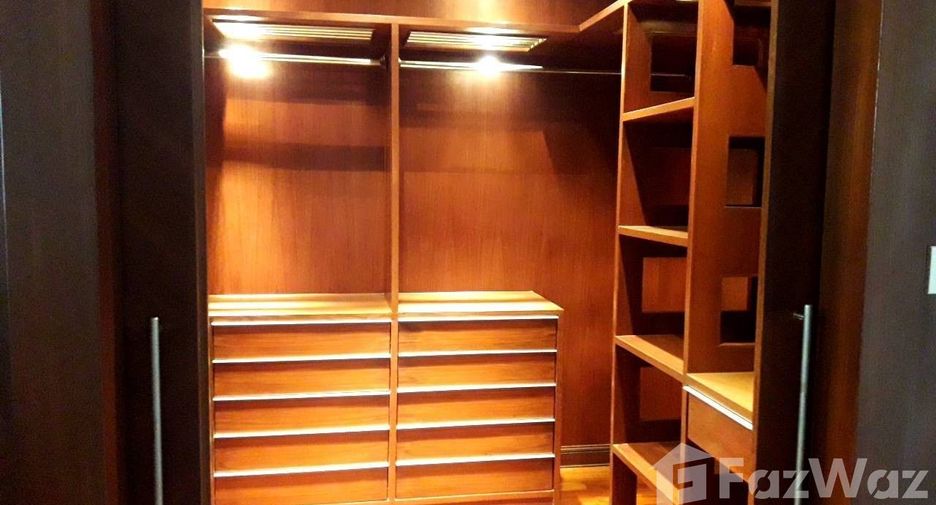 Condo en alquiler de 4 habitaciones en Watthana, Bangkok