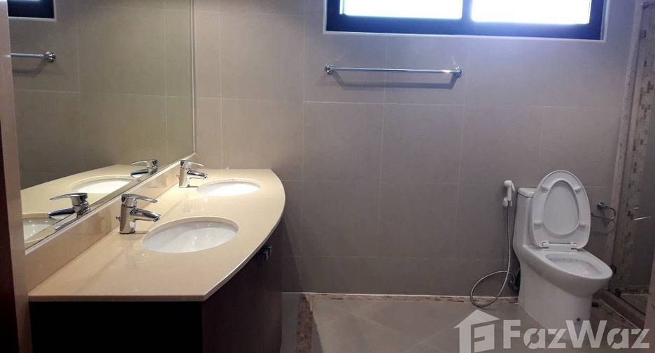 Condo en alquiler de 4 habitaciones en Watthana, Bangkok