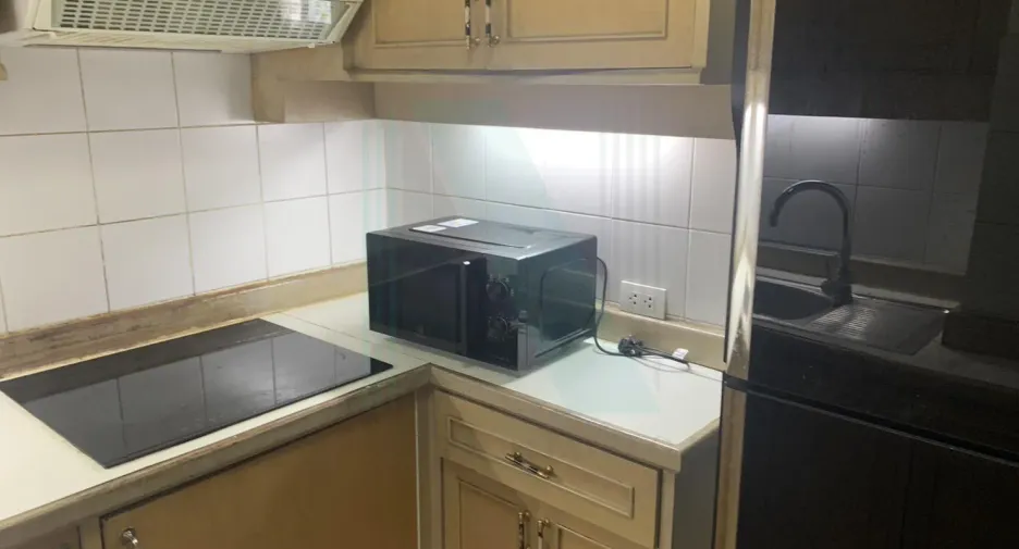 Condo en alquiler de 3 habitaciones en Suan Luang, Bangkok