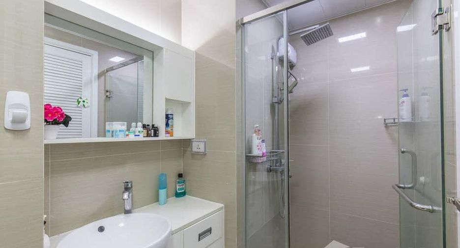 Condo en alquiler de 1 habitaciones en Huai Khwang, Bangkok