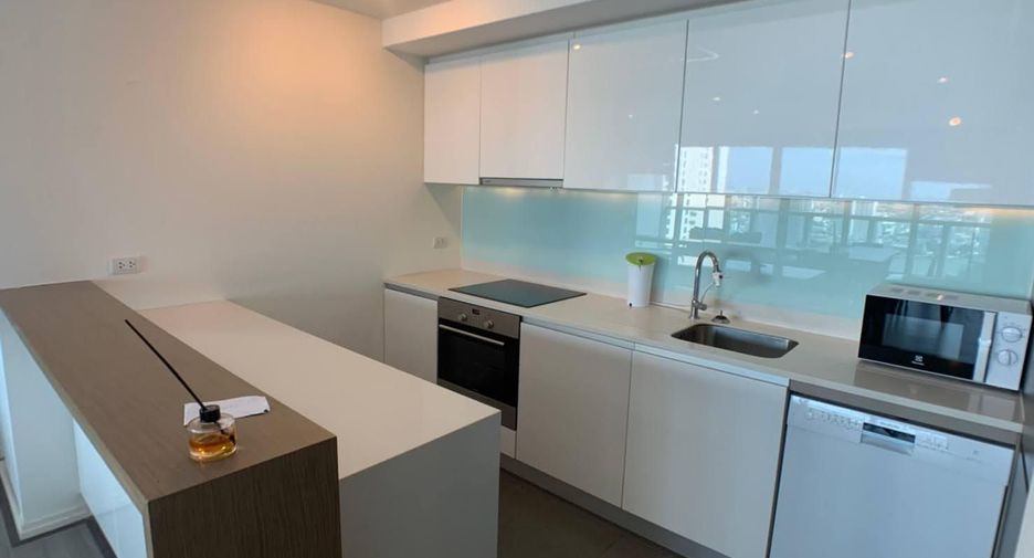 For rent 3 bedrooms condo in Sathon, Bangkok