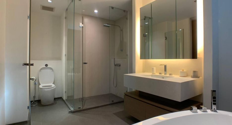 For rent 3 bedrooms condo in Sathon, Bangkok