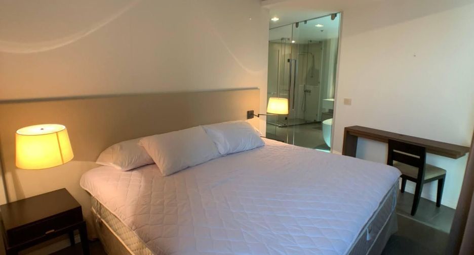 For rent 3 bedrooms condo in Sathon, Bangkok