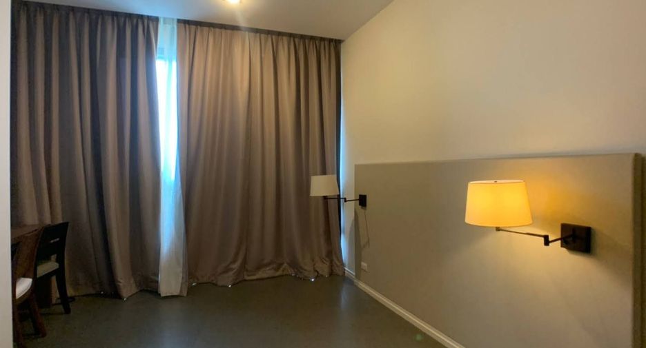 For rent 3 bedrooms condo in Sathon, Bangkok