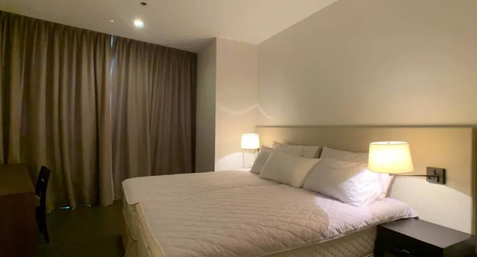 For rent 3 bedrooms condo in Sathon, Bangkok