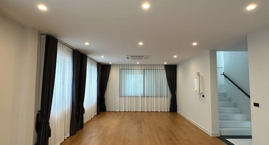 Casa en alquiler de 5 habitaciones en Saphan Sung, Bangkok