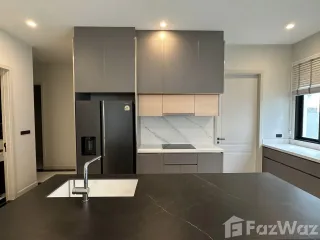For rent 5 bedrooms house in Saphan Sung, Bangkok