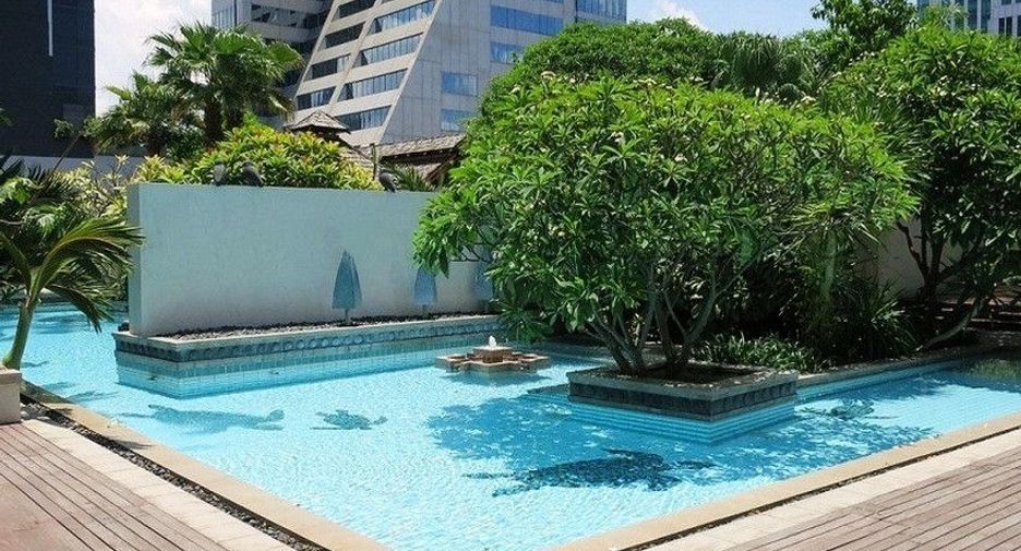 For rent 3 bedrooms condo in Pathum Wan, Bangkok