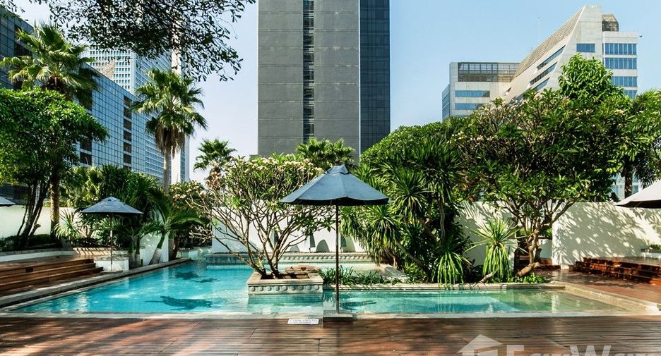 For rent 3 bedrooms condo in Pathum Wan, Bangkok