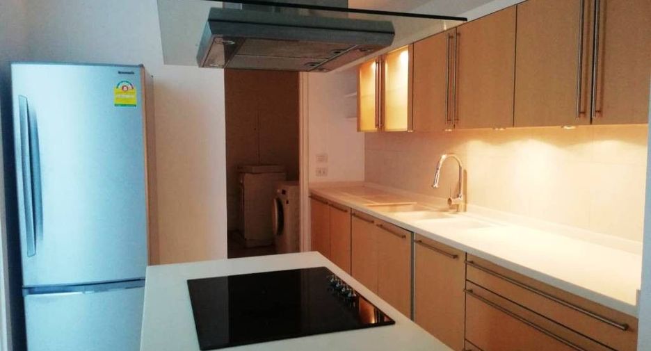 For rent 3 bedrooms condo in Pathum Wan, Bangkok
