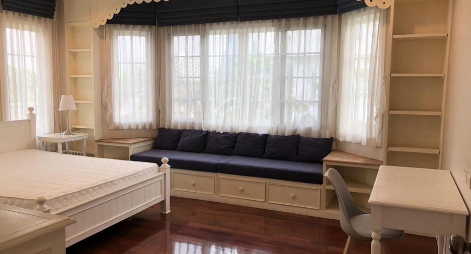 For rent 4 bedrooms house in Bang Na, Bangkok
