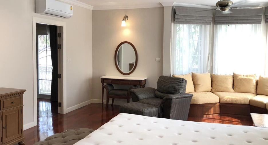 For rent 4 bedrooms house in Bang Na, Bangkok