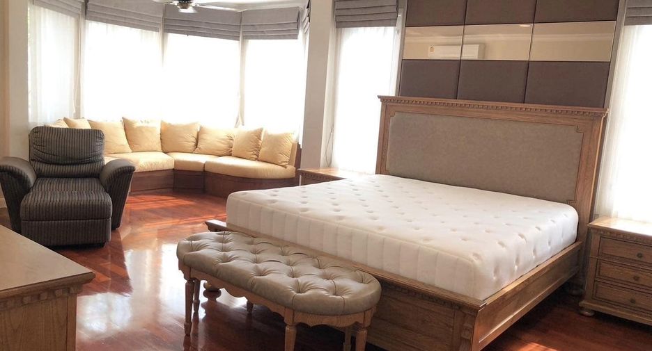 For rent 4 bedrooms house in Bang Na, Bangkok