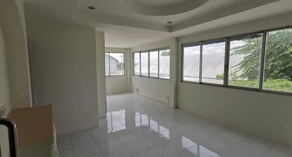 For rent 5 bedrooms house in Khlong Sam Wa, Bangkok
