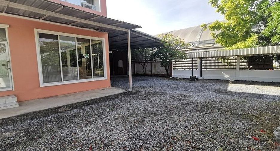 For rent 5 bedrooms house in Khlong Sam Wa, Bangkok