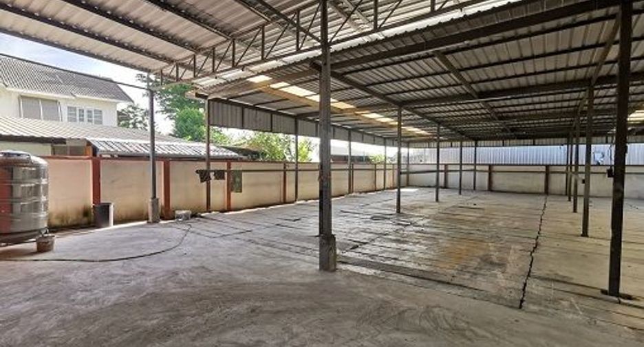 For rent 5 bedrooms house in Khlong Sam Wa, Bangkok
