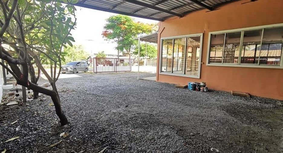 For rent 5 bedrooms house in Khlong Sam Wa, Bangkok