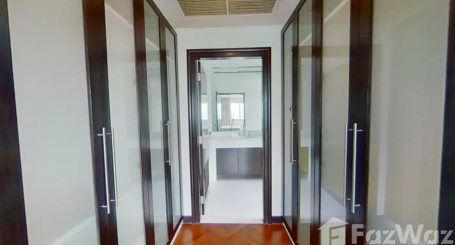 For rent 2 bedrooms condo in Sathon, Bangkok