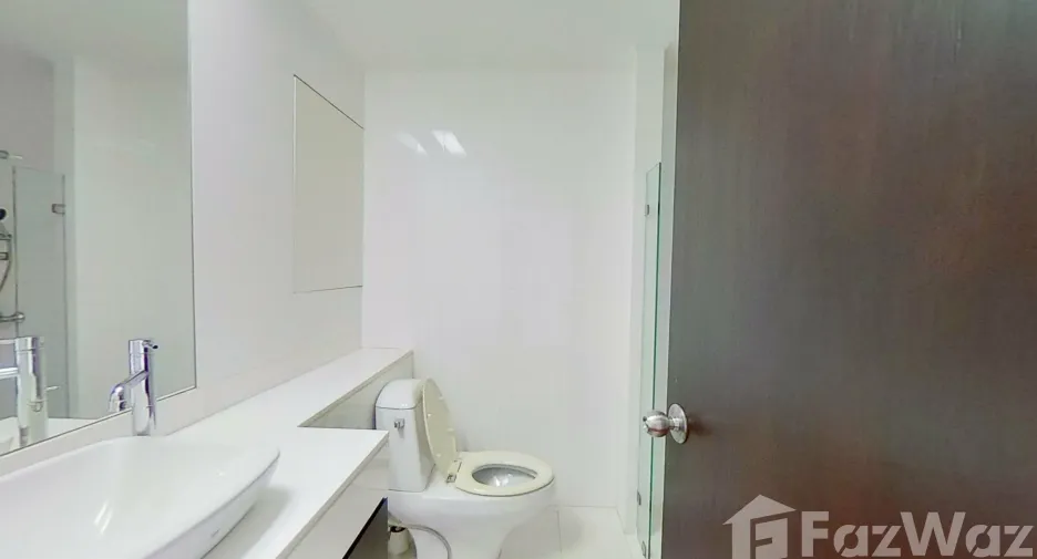 For rent 2 bedrooms condo in Sathon, Bangkok