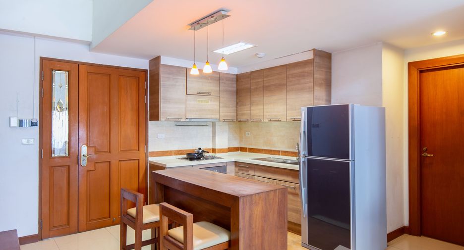 For rent 3 bedrooms apartment in Bang Na, Bangkok