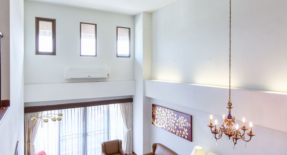 For rent 3 bedrooms apartment in Bang Na, Bangkok