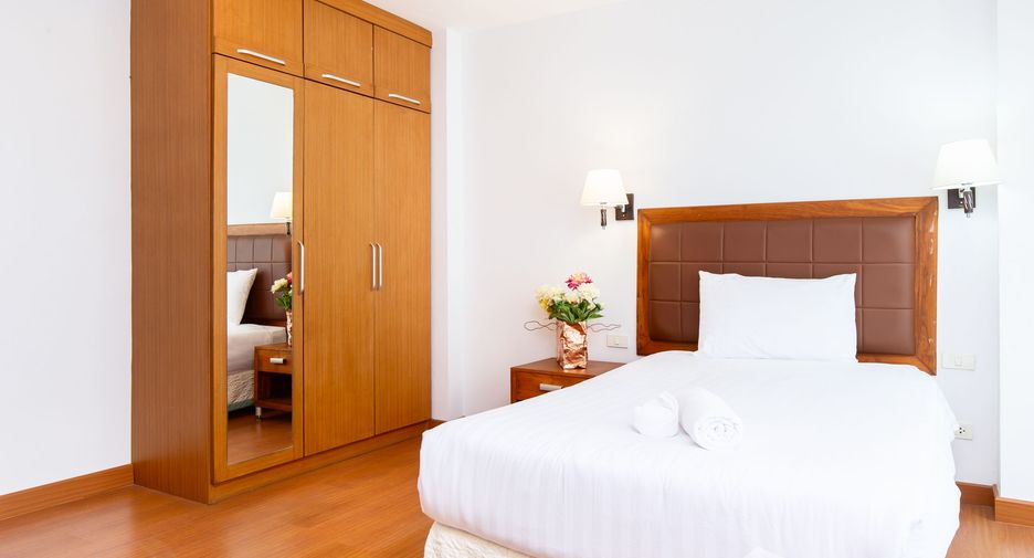 For rent 3 bedrooms apartment in Bang Na, Bangkok