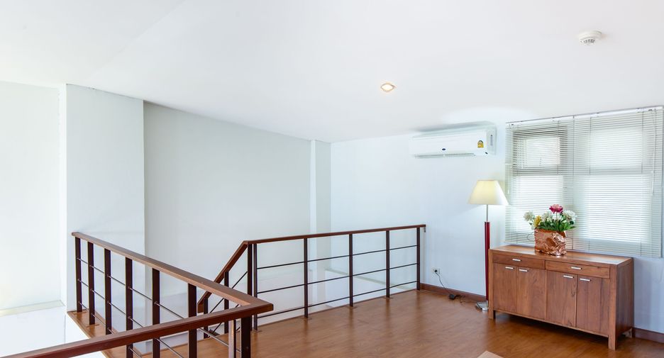 For rent 3 bedrooms apartment in Bang Na, Bangkok
