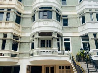 À louer 3 chambres maison de ville à Watthana, Bangkok