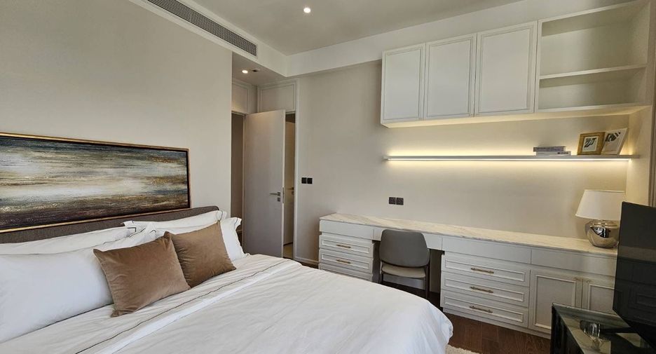 For rent 2 bedrooms condo in Pathum Wan, Bangkok