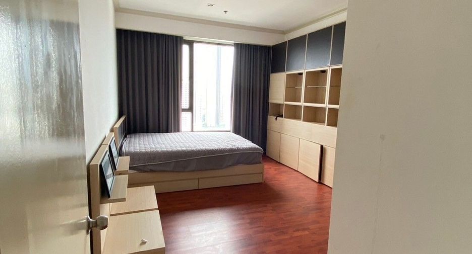 For rent 1 bed condo in Khlong San, Bangkok