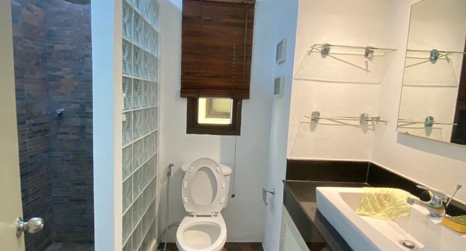 For rent 1 bed condo in Khlong San, Bangkok