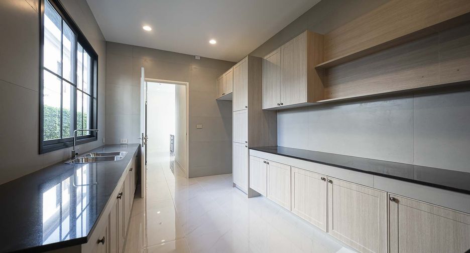 For rent 5 bedrooms house in Bang Khen, Bangkok