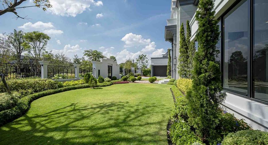 For rent 5 bedrooms house in Bang Khen, Bangkok