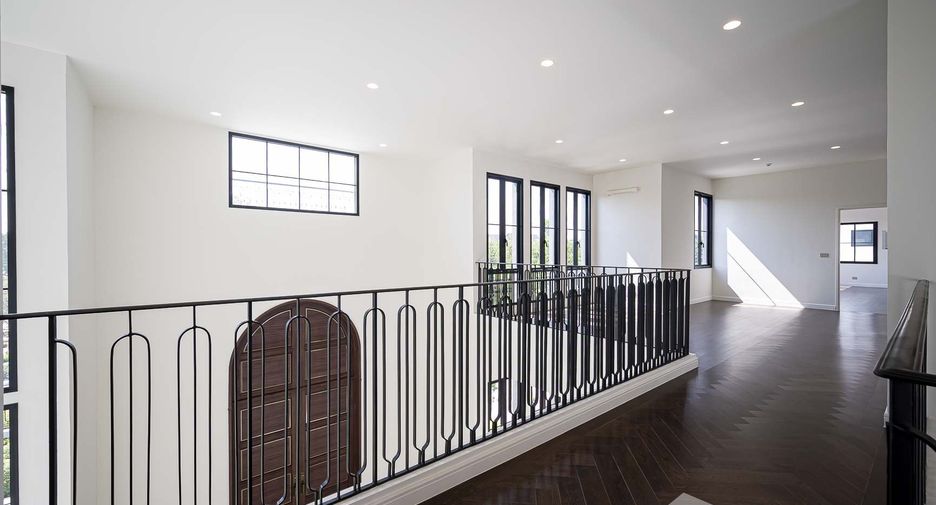 For rent 5 bedrooms house in Bang Khen, Bangkok