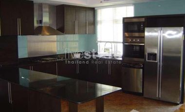 For rent 4 bedrooms house in Watthana, Bangkok
