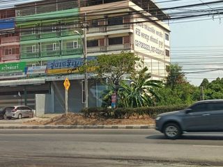 出租 4 卧室 联排别墅 在 Bang Phli, Samut Prakan