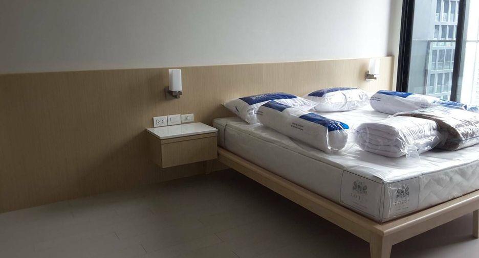 For rent 2 bedrooms condo in Pathum Wan, Bangkok