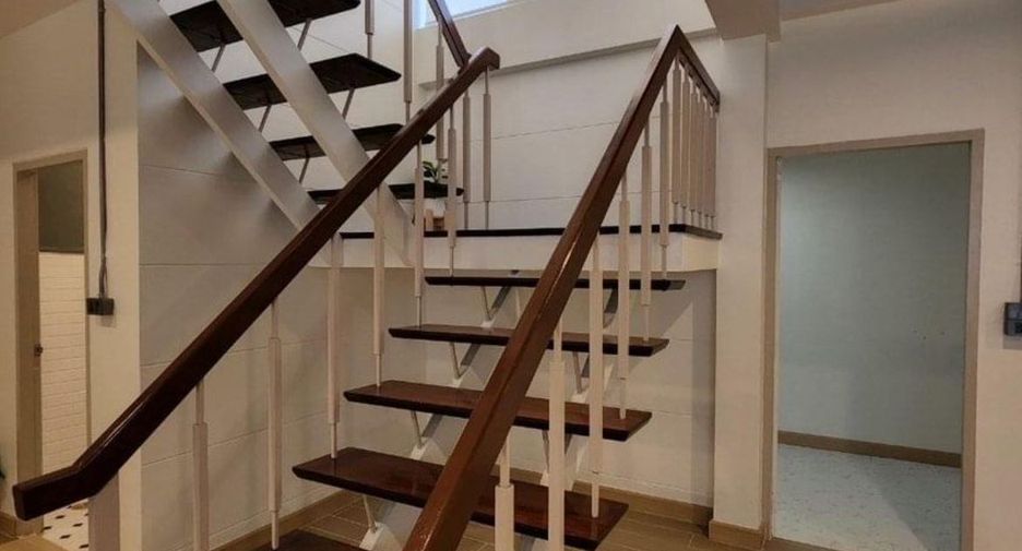 For rent 2 bedrooms townhouse in Watthana, Bangkok