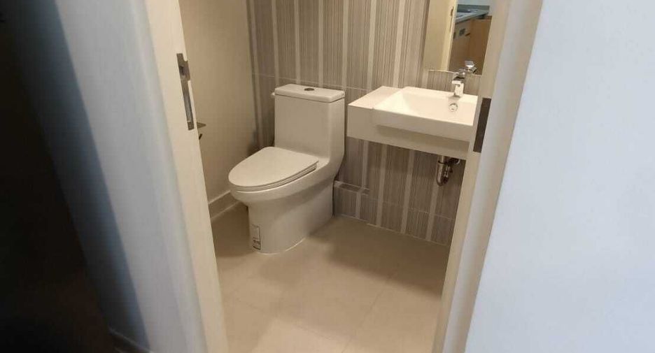 For rent 3 bedrooms townhouse in Prawet, Bangkok