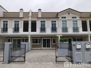 For rent 3 bedrooms townhouse in Prawet, Bangkok