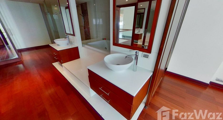 Wohnung zur Miete mit 3 Zimmer in Khlong Toei, Bangkok