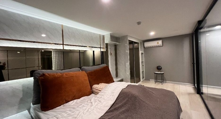 For rent 2 bedrooms condo in Sathon, Bangkok