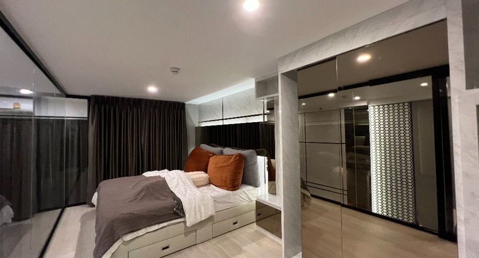 For rent 2 bedrooms condo in Sathon, Bangkok