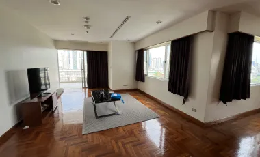 For rent 3 bedrooms condo in Sathon, Bangkok