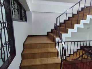 For rent 5 bedrooms townhouse in Bang Phlat, Bangkok