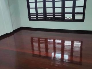 For rent 5 bedrooms townhouse in Bang Phlat, Bangkok