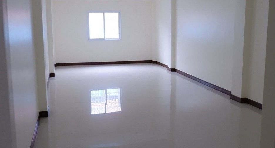 For rent 2 bedrooms townhouse in Phra Samut Chedi, Samut Prakan