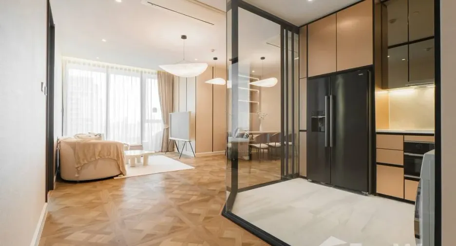 For rent 3 bedrooms condo in Sathon, Bangkok