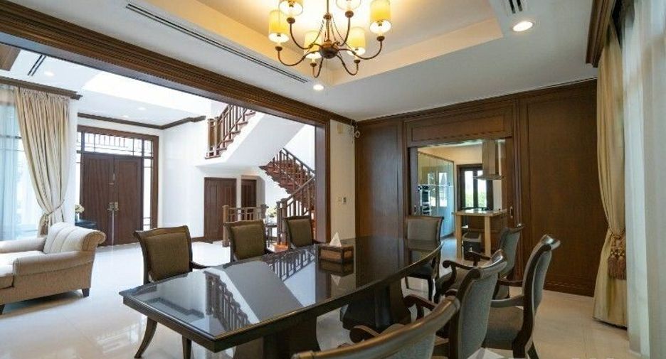For rent 4 bedrooms house in Yan Nawa, Bangkok