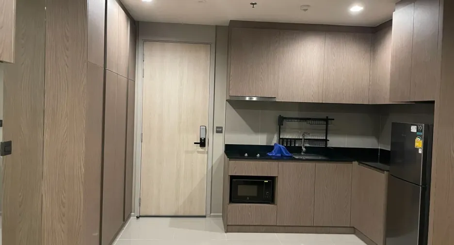 For rent 1 bed condo in Phaya Thai, Bangkok
